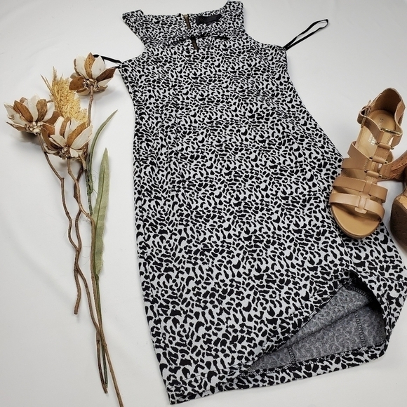 Kim Kardashian Blk Wht Animal BodyCon Dress M - Picture 3 of 12
